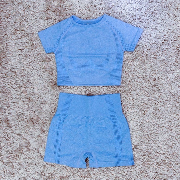 2-Piece Blue Vital Seamless Shorts + Crop Top Set - Picture 4 of 5